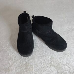 So Lupita Comfort 6.5M Pull On Fuzzy Cozy Mini Boots Black Faux Fur Lined Women